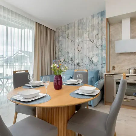 Elegancki W Sopocie Z Parkingiem I Klimatyzacja Blisko Plazy By Rent Like アパート